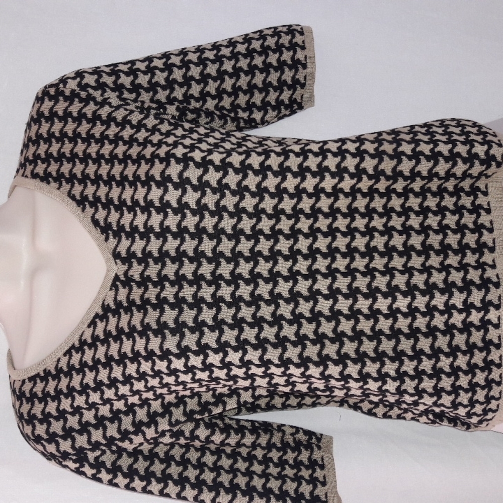 Grace Silk Blend Top Size S Short Sleeve Crop Black Tan V-neck